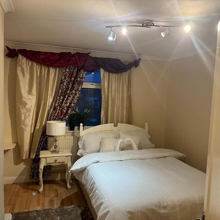 El Met Global Apartment Erith Екстериор снимка