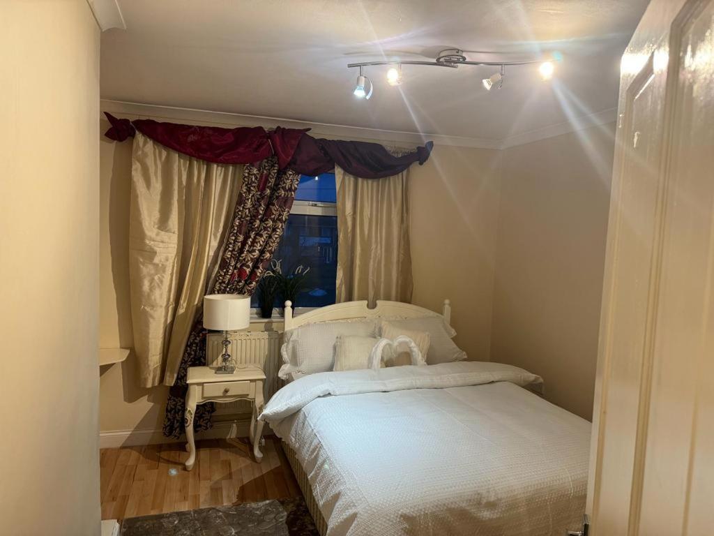 El Met Global Apartment Erith Екстериор снимка